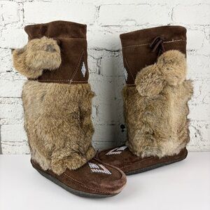 Muks Brown Leather Beaded Genuine Fur Pom Pom Gum Sole Moccasin Muk Luk Boots